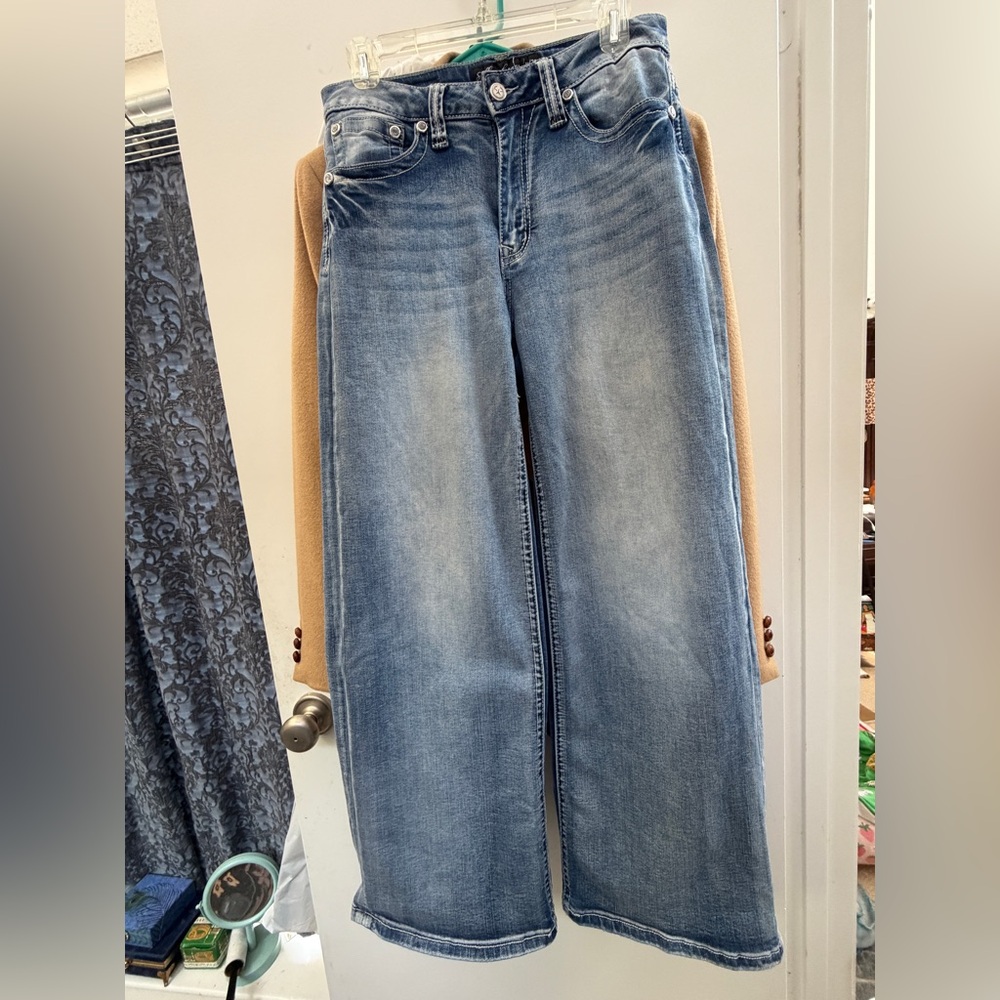 Baggy Wide-Leg Ladies Jeans - Light Blue Faded Thigh Wash 11/30 Stretchy Denim